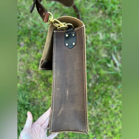 Leather bag. South Life Company. Handmade, Excellent condition and high quality - Picture 4 of 6